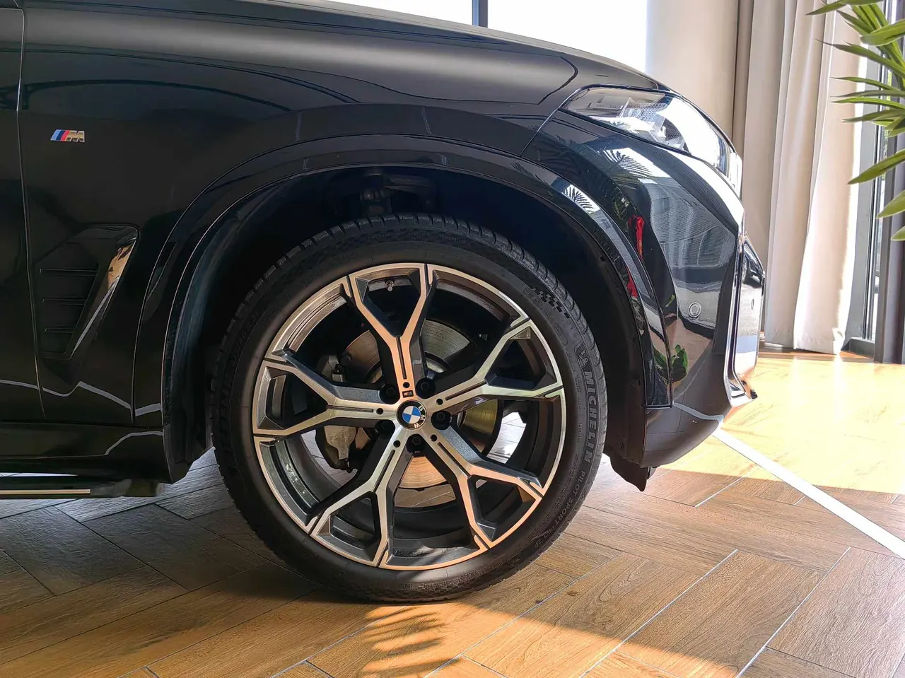 BMW 2023 X5 xDrive30Li 48V 2.0T exclusive m sports obsidian night suit automatic gear 16