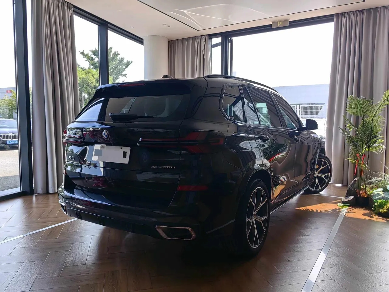 BMW 2023 X5 xDrive30Li 48V 2.0T exclusive m sports obsidian night suit automatic gear 3