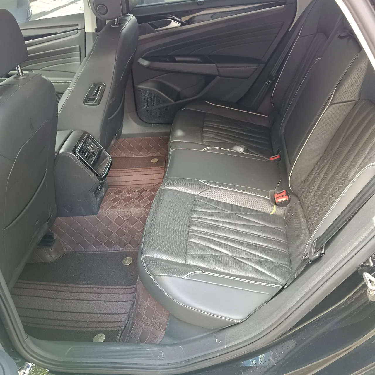 Volkswagen 2023 Passat 2.0TSI 330TSI Premium Edition (Modified) Automatic Gear 4