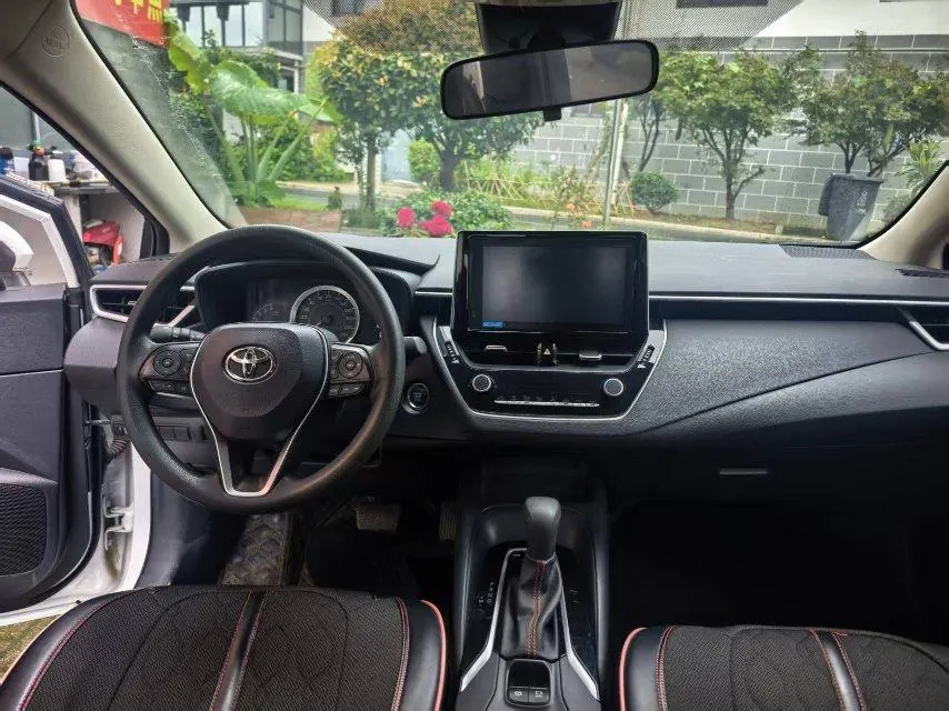 Toyota 2021 Corolla 1.2T Stepless Deluxe Edition Automatic Gear 3