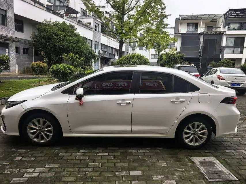 Toyota 2021 Corolla 1.2T Stepless Deluxe Edition Automatic Gear 4
