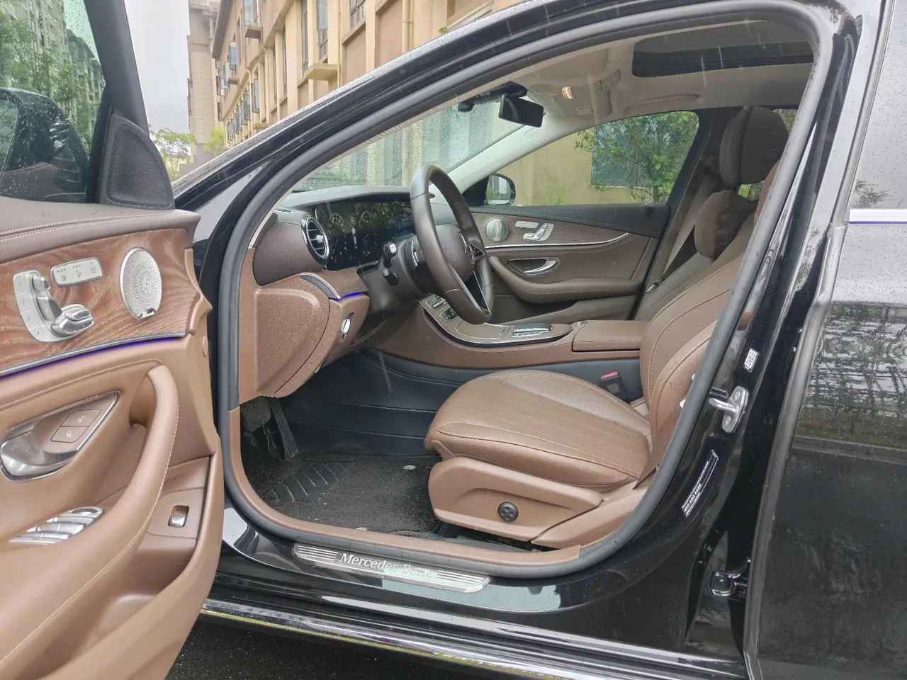 Mercedes Benz E Class 2023 E 300 L 2.0T Luxury Automatic Gear 4