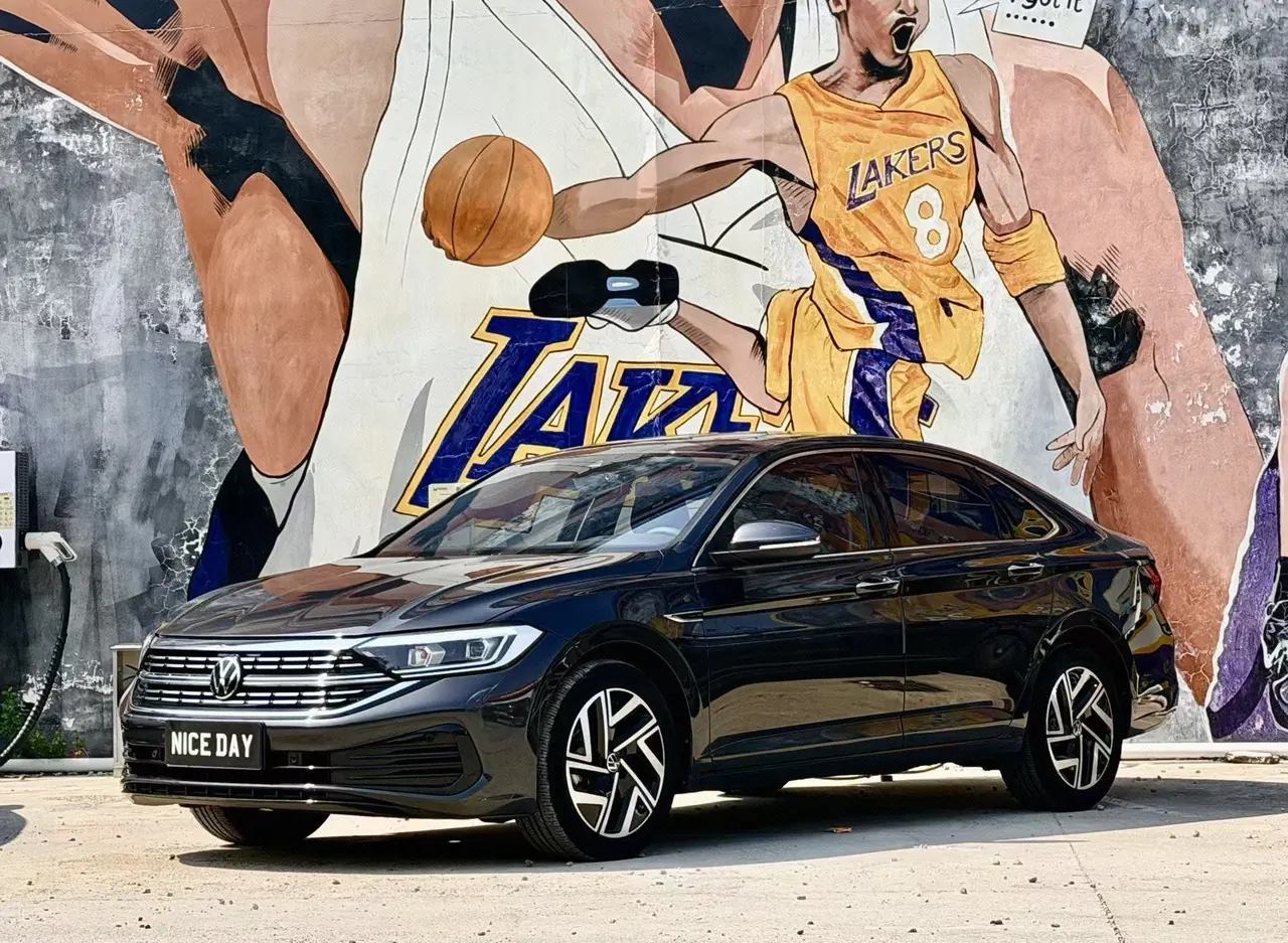 Открыть галерею: Volkswagen 2023 Sagitar 1.5TSI 300TSI Exceed Edition Automatic