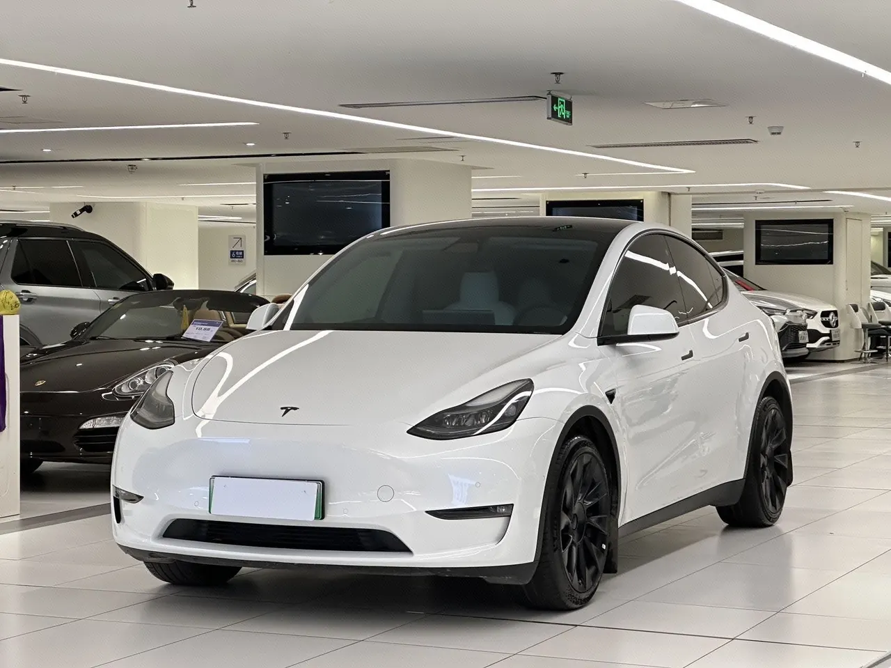 打开图片灯箱:Tesla 2022 Model Y long endurance all-wheel drive version automatic transmission