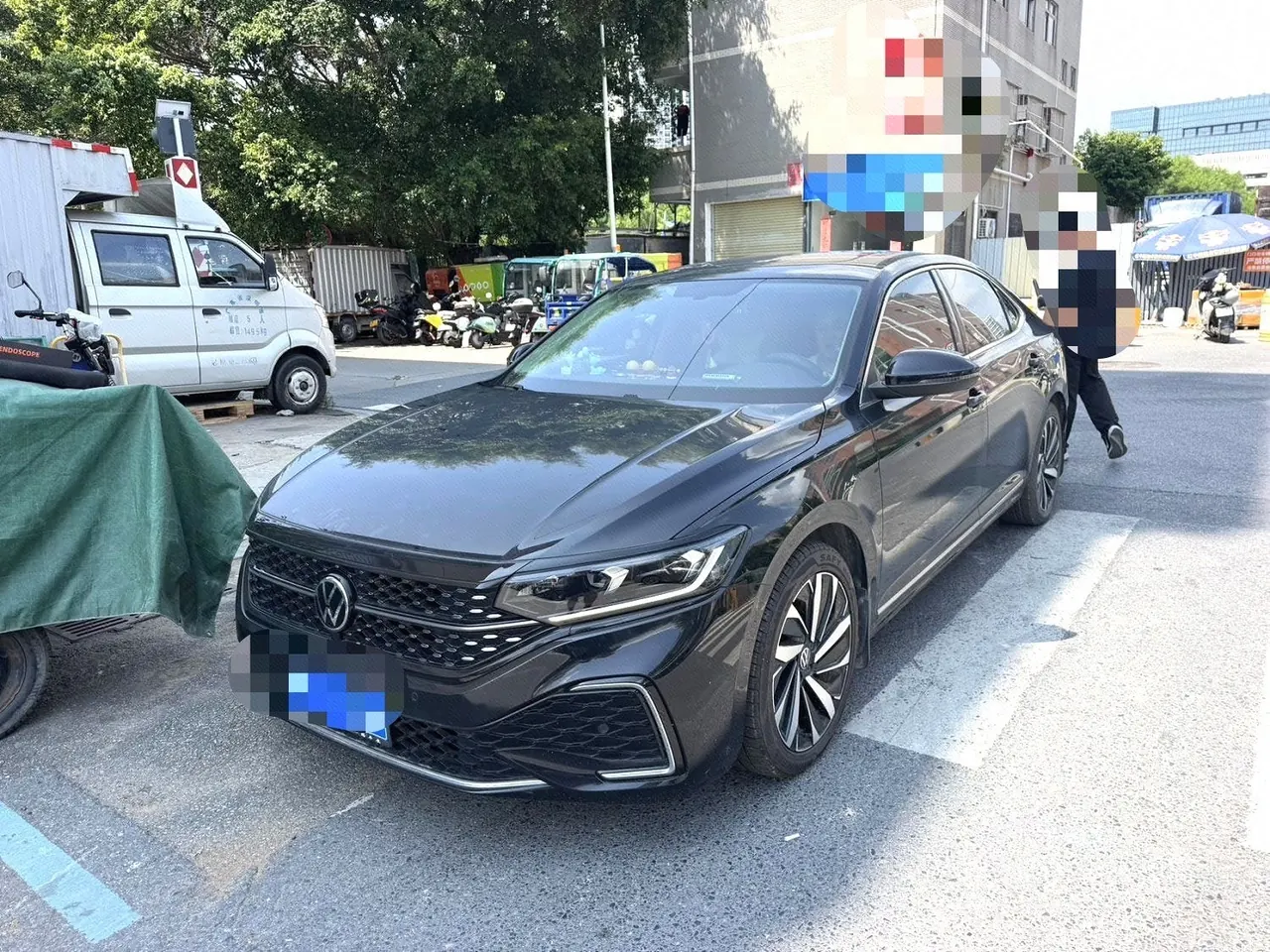 打开图片灯箱:Volkswagen 2022 Passat 2.0TSI 330TSI Star Elite Edition Automatic Gear