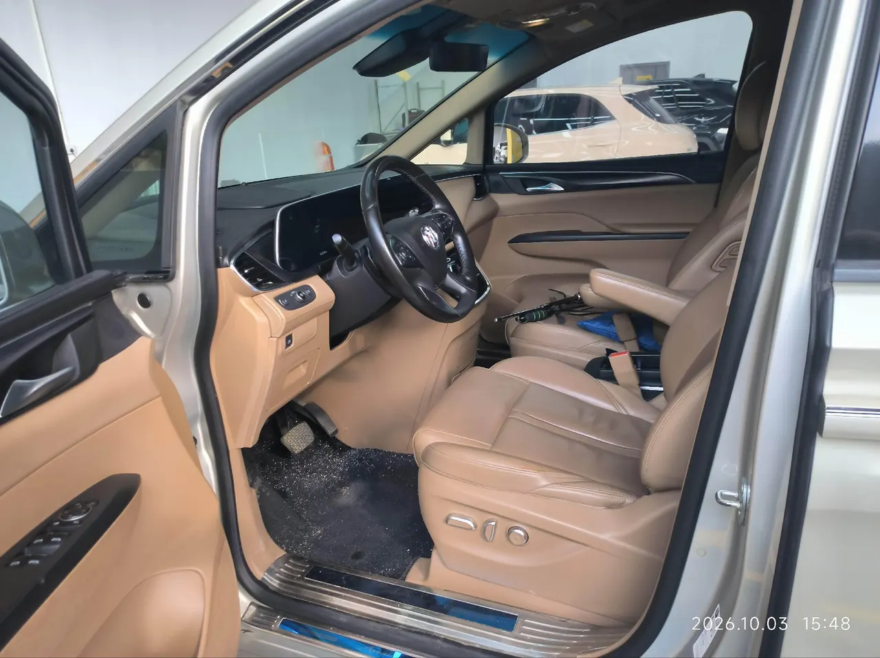 Buick 2020 GL8 ES Lu Zun 2.0T 653T Luxury Automatic Gear 2