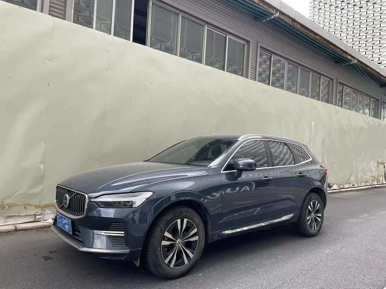 Открыть галерею: Volvo 2023 XC60 48V 2.0T B5 4-wheel-drive Zhiyi Deluxe Edition Automatic Gear