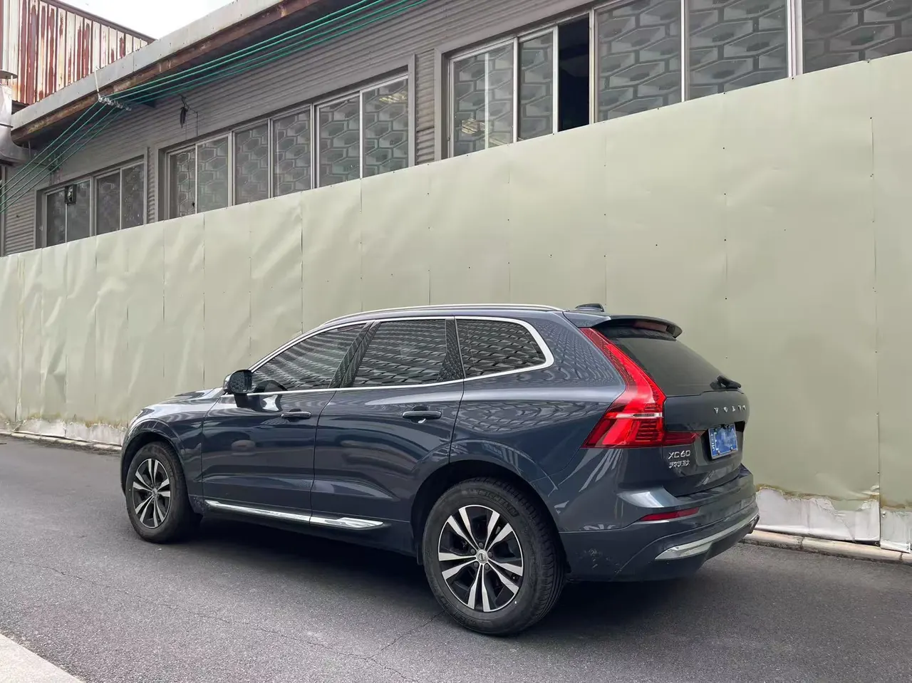 Volvo 2023 XC60 48V 2.0T B5 4-wheel-drive Zhiyi Deluxe Edition Automatic Gear 3