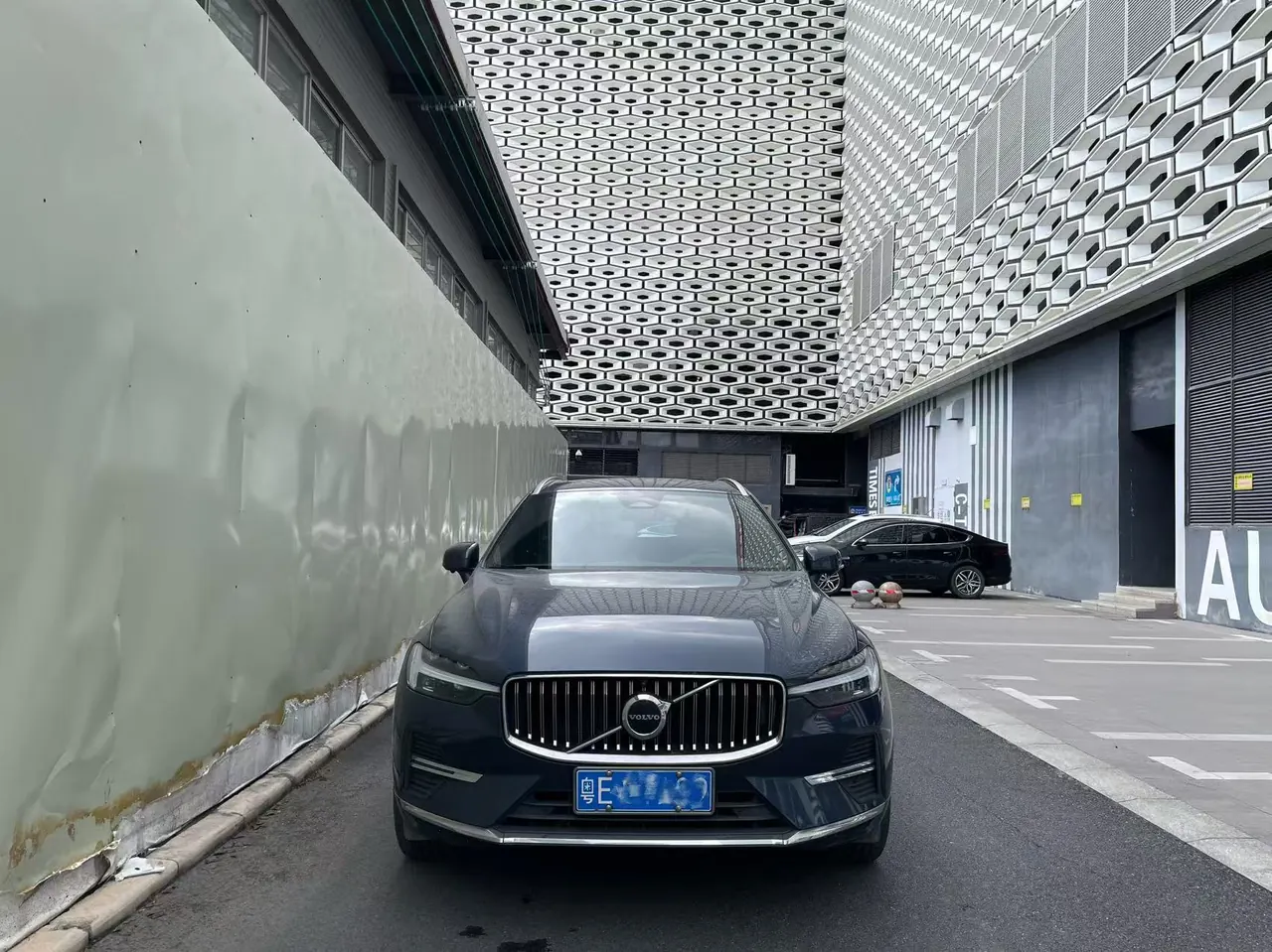 Volvo 2023 XC60 48V 2.0T B5 4-wheel-drive Zhiyi Deluxe Edition Automatic Gear 8