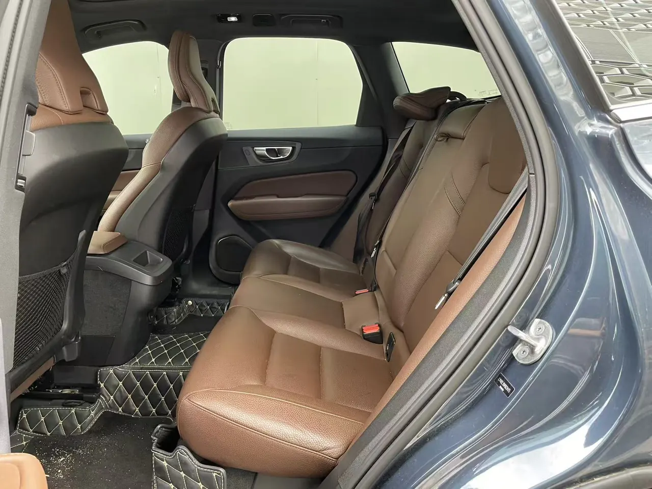 Volvo 2023 XC60 48V 2.0T B5 4-wheel-drive Zhiyi Deluxe Edition Automatic Gear 9