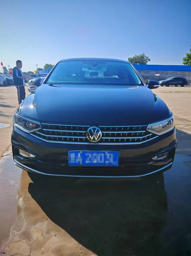 Volkswagen 2023 Magotan 2.0TSI 330TSI 2 million Commemorative Luxury Automatic Gear 2