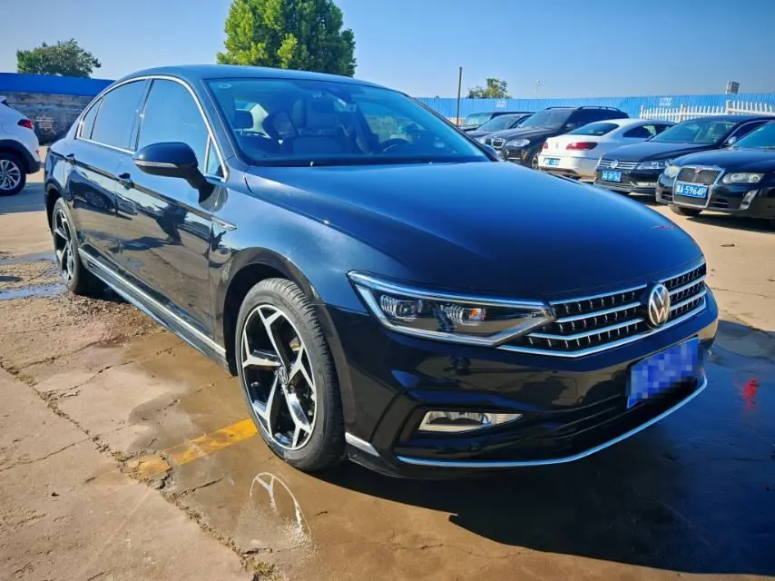 Volkswagen 2023 Magotan 2.0TSI 330TSI 2 million Commemorative Luxury Automatic Gear 3