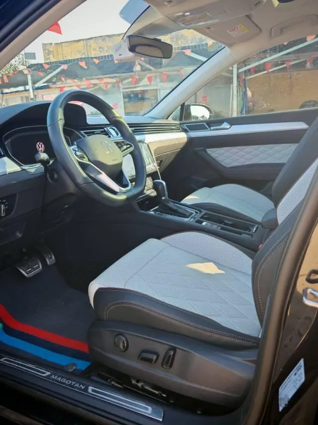 Volkswagen 2023 Magotan 2.0TSI 330TSI 2 million Commemorative Luxury Automatic Gear 7