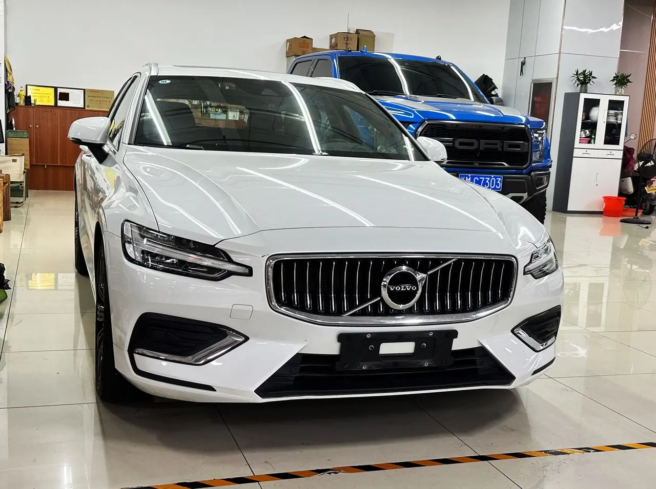 Volvo V60 (Imported) 2022 V60 48V 2.0T B5 Zhiyuan Deluxe Edition Automatic Gear 2
