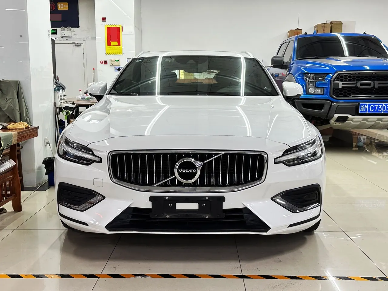 Volvo V60 (Imported) 2022 V60 48V 2.0T B5 Zhiyuan Deluxe Edition Automatic Gear 6
