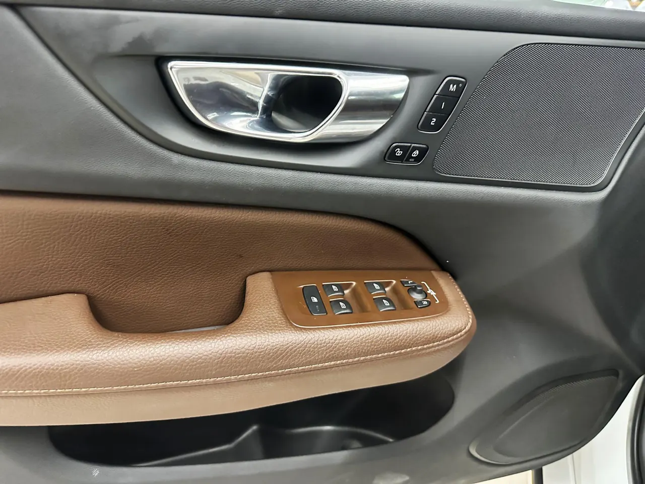 Volvo V60 (Imported) 2022 V60 48V 2.0T B5 Zhiyuan Deluxe Edition Automatic Gear 7