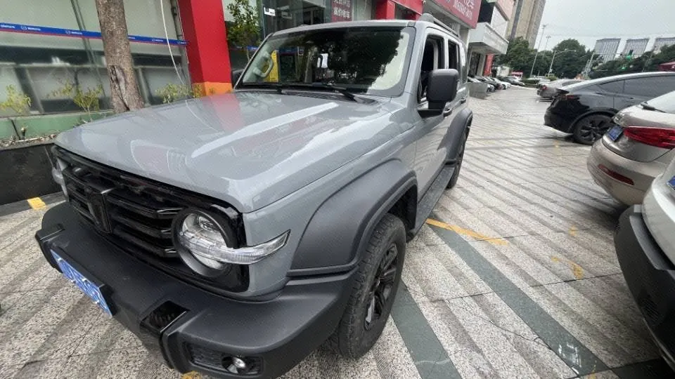 Открыть галерею: Tank 2021 Tank 300 2.0T Off-Road Challenger Automatic Gear