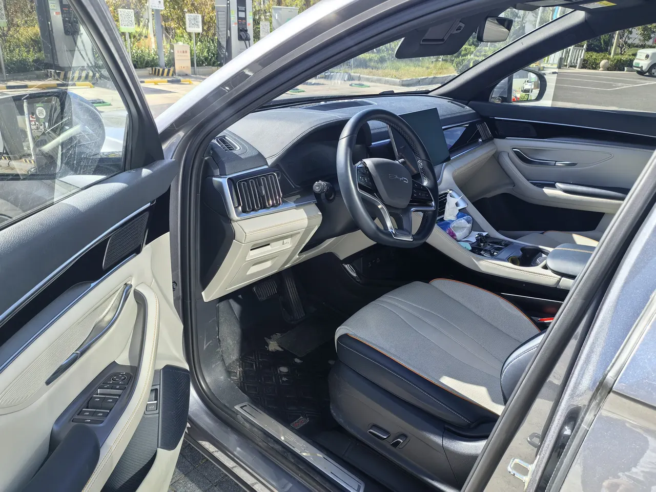BYD 2023 Song PLUS DM-i 1.5 Stepless Champion Edition 150KM Flagship PLUS Automatic Gear 2