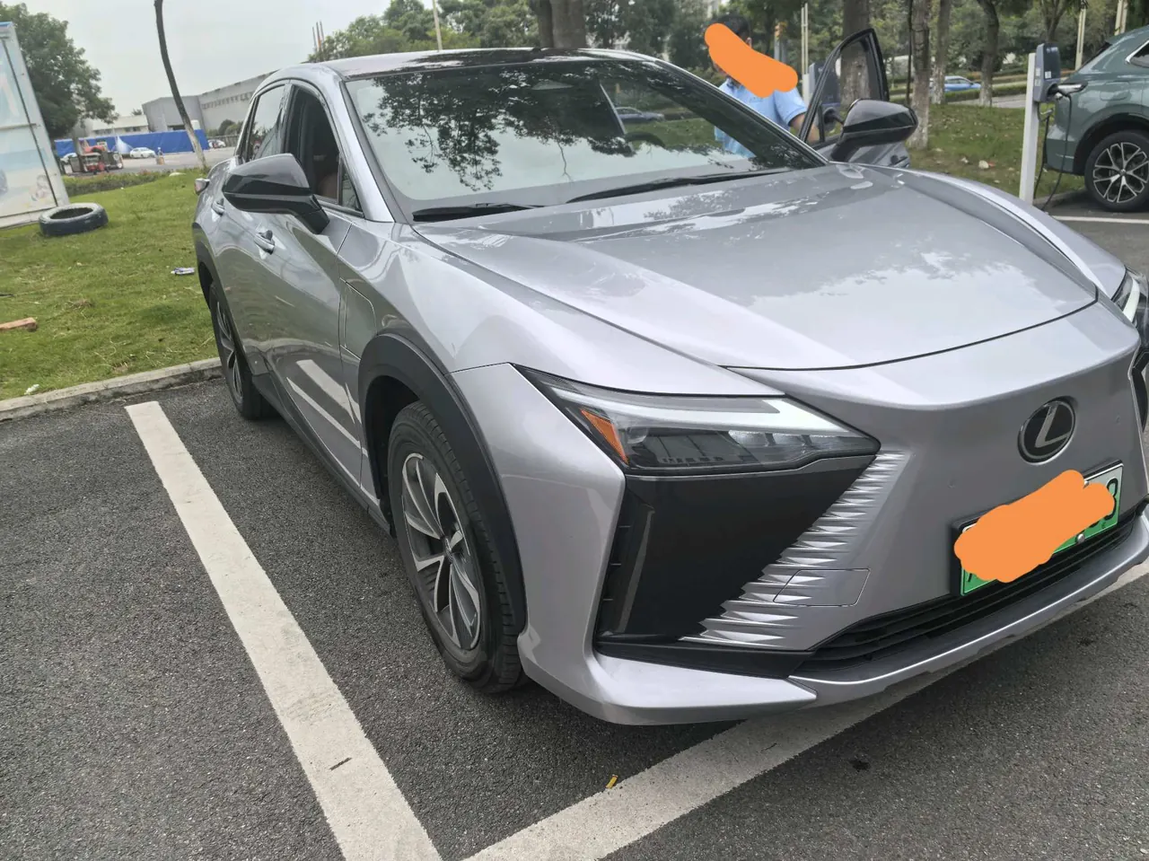 Lexus RZ New Energy (Imported) 2023 RZ 450e Four-wheel Drive Vertical Edition Automatic Gear 5