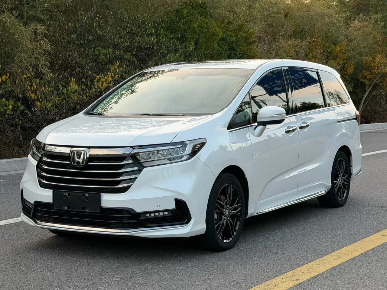Открыть галерею: Honda 2022 Odyssey Hybrid 2.0 Stepless Sharp and Glory Edition Automatic Gear