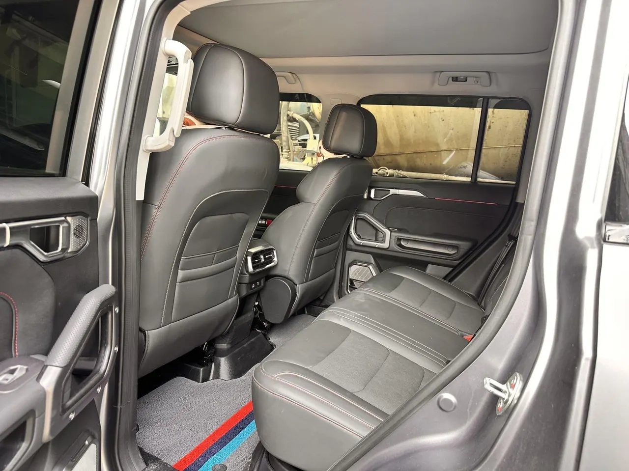 Jetour 2023 Traveler 2.0T Four-wheel Drive Conquers Automatic Gear 4