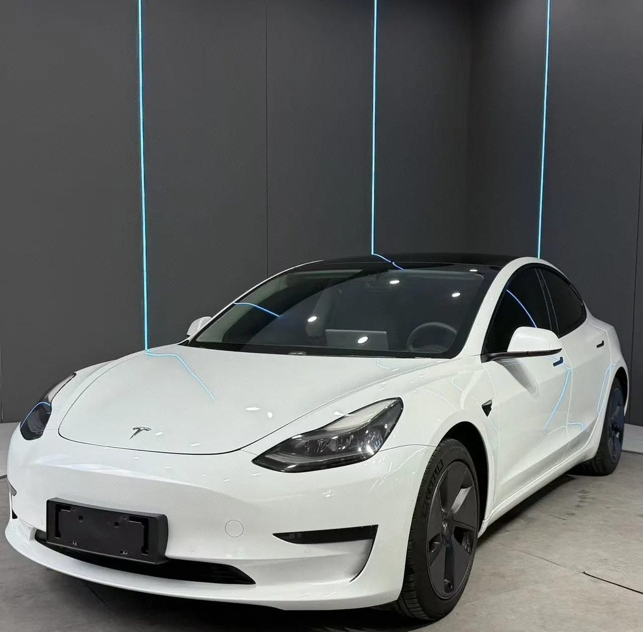 打开图片灯箱:Tesla 2021 Model 3 Standard Endurance Rear Drive Upgraded Automatic Gear