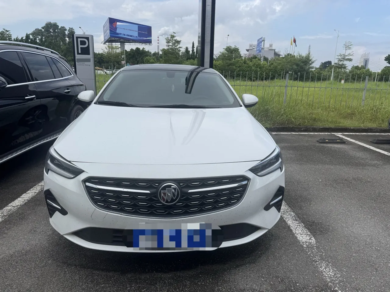 Buick 2020 Regal 1.5T 552T Luxury Automatic Gear 2