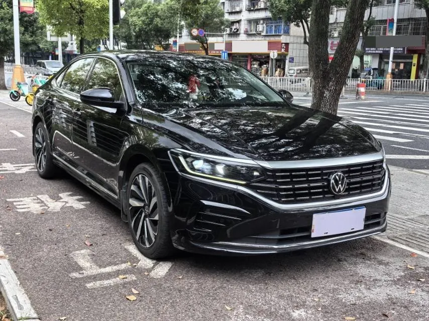 Volkswagen 2022 Passat 2.0TSI 330TSI Elite Edition Automatic 3