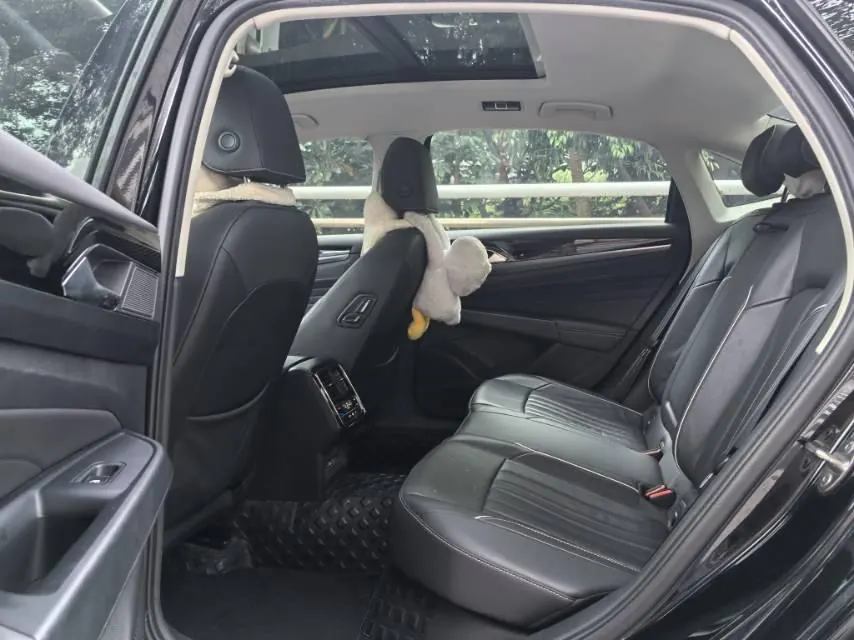 Volkswagen 2022 Passat 2.0TSI 330TSI Elite Edition Automatic 5
