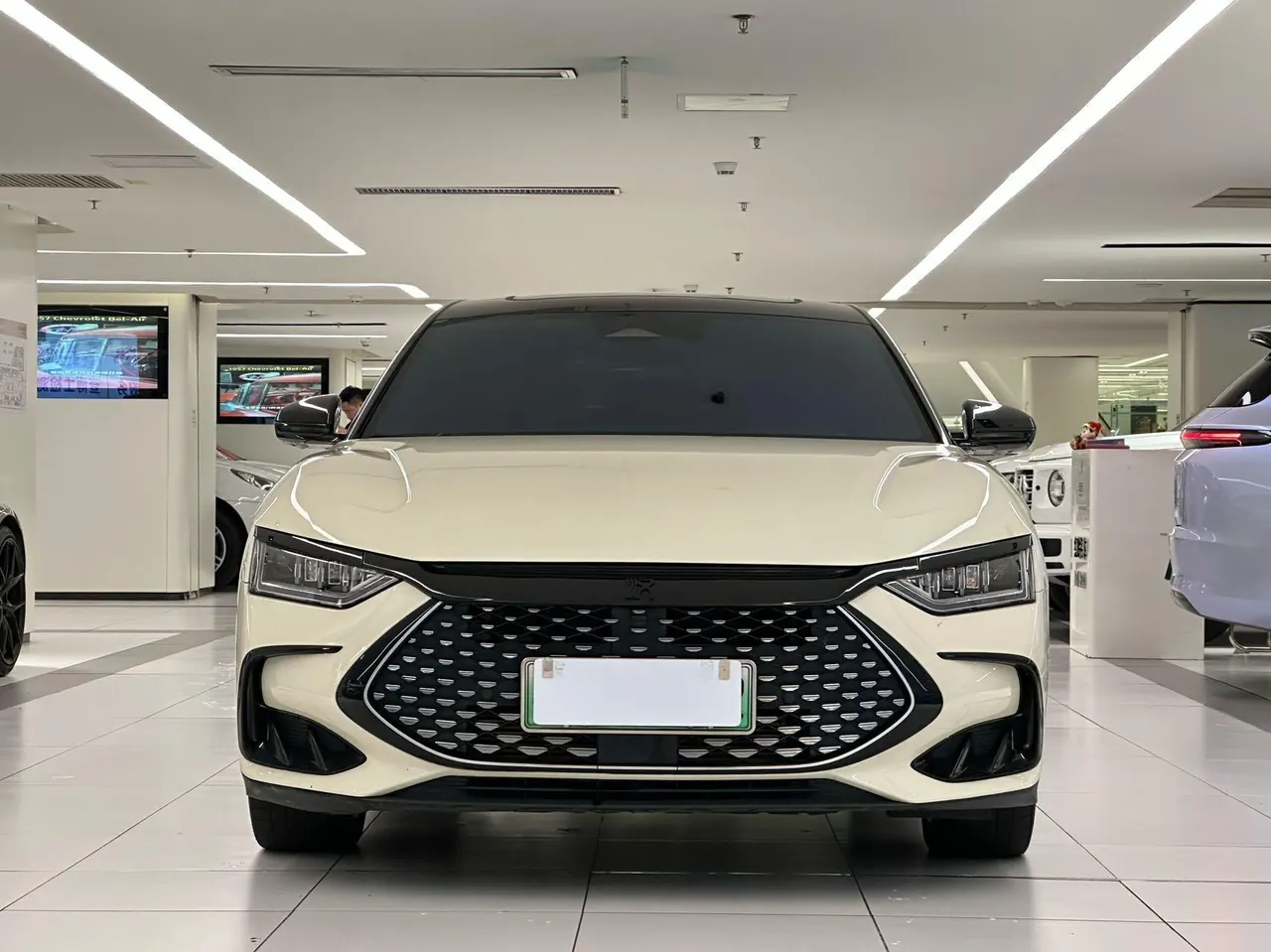 BYD 2022 Han DM-i 1.5T stepless 121KM exclusive automatic gear 2