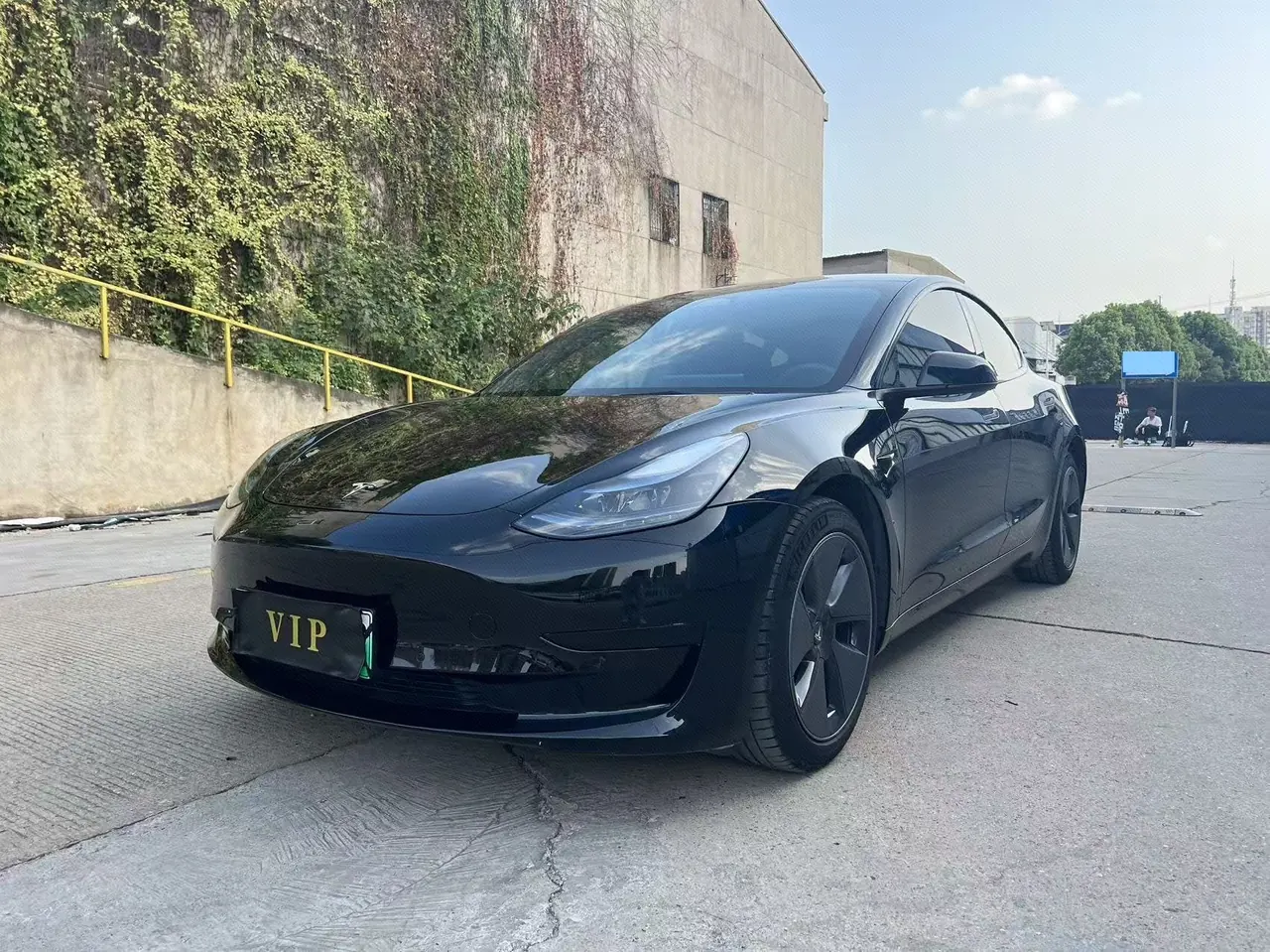 Открыть галерею: Tesla 2022 Model 3 rear-wheel drive version of automatic transmission
