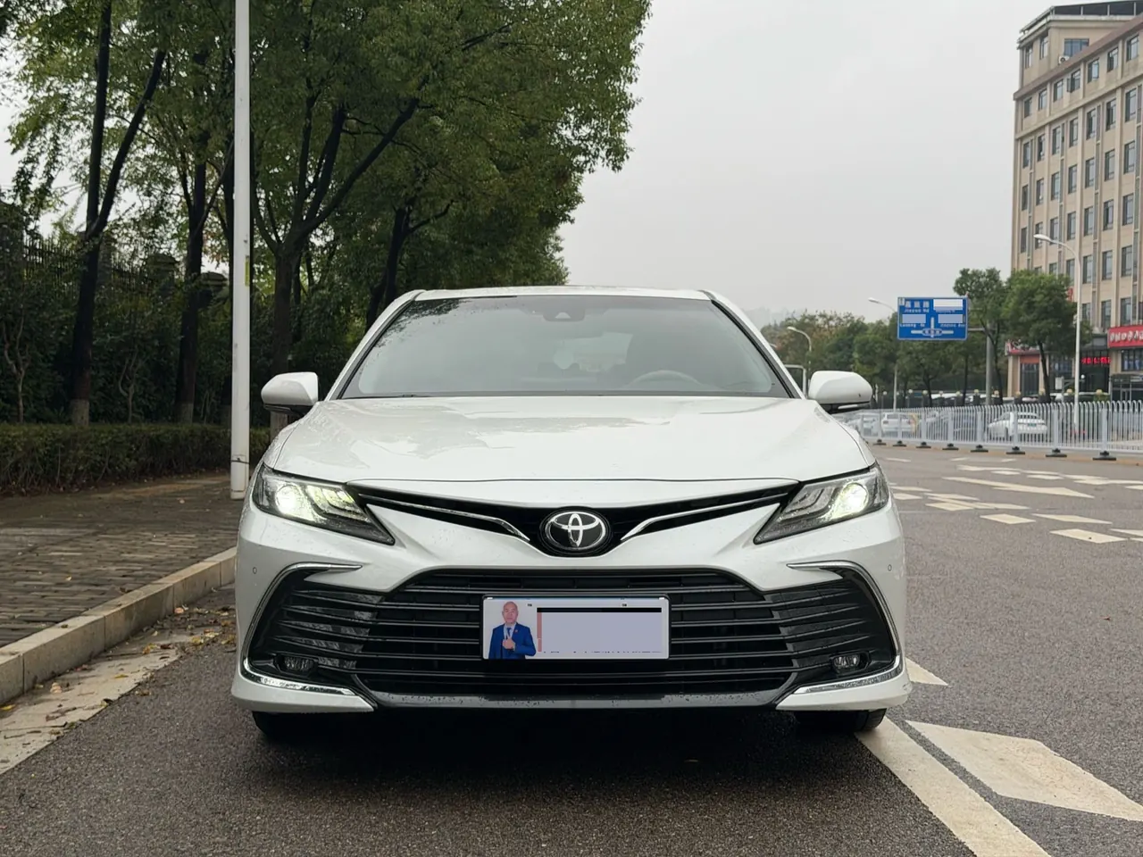 Toyota 2021 Camry 2.0G Stepless Deluxe Edition Automatic Gear 2