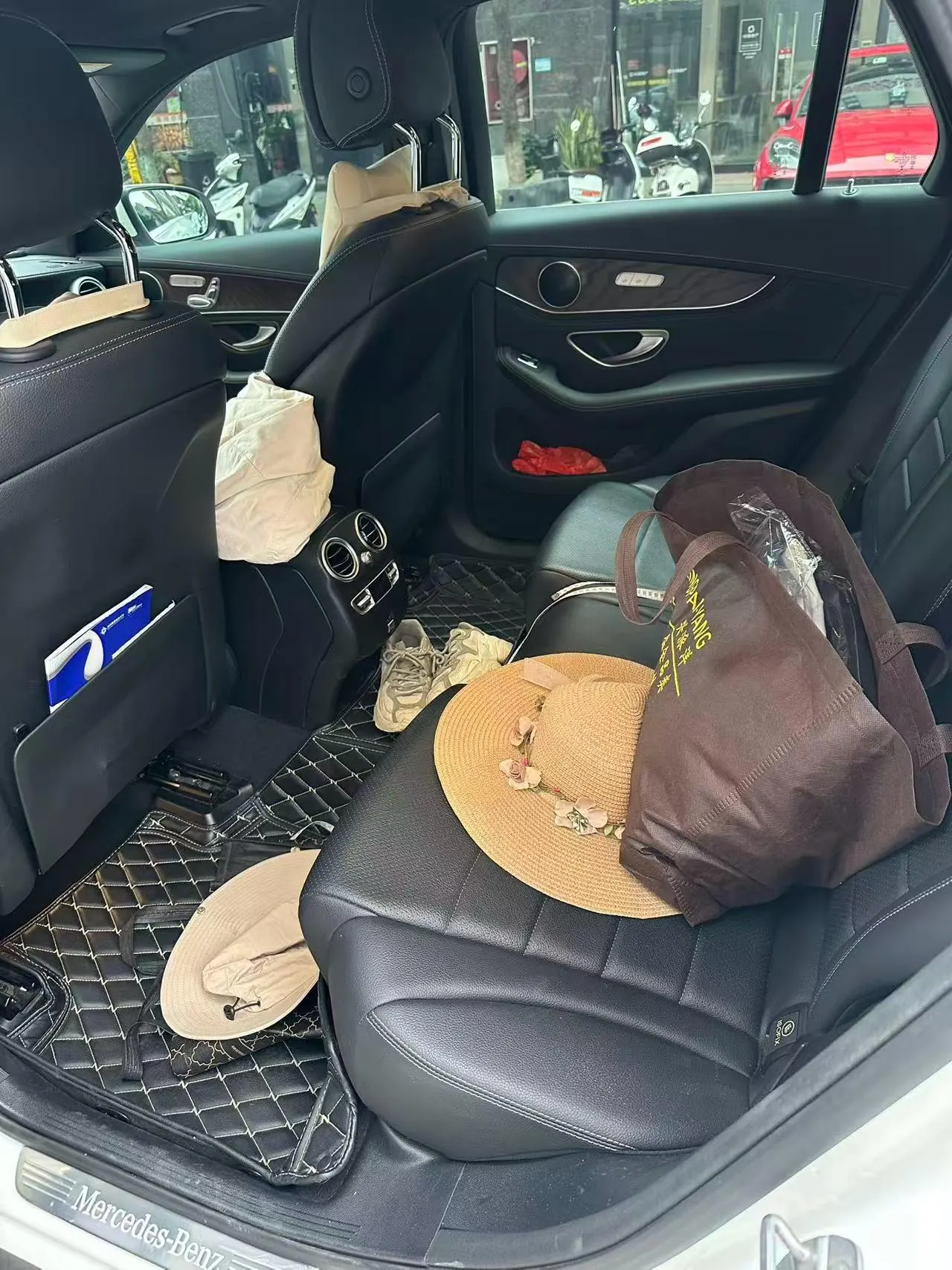 Mercedes Benz 2020 GLC 300 L 4MATIC 2.0T Dynamic (Modified) Automatic Gear 3