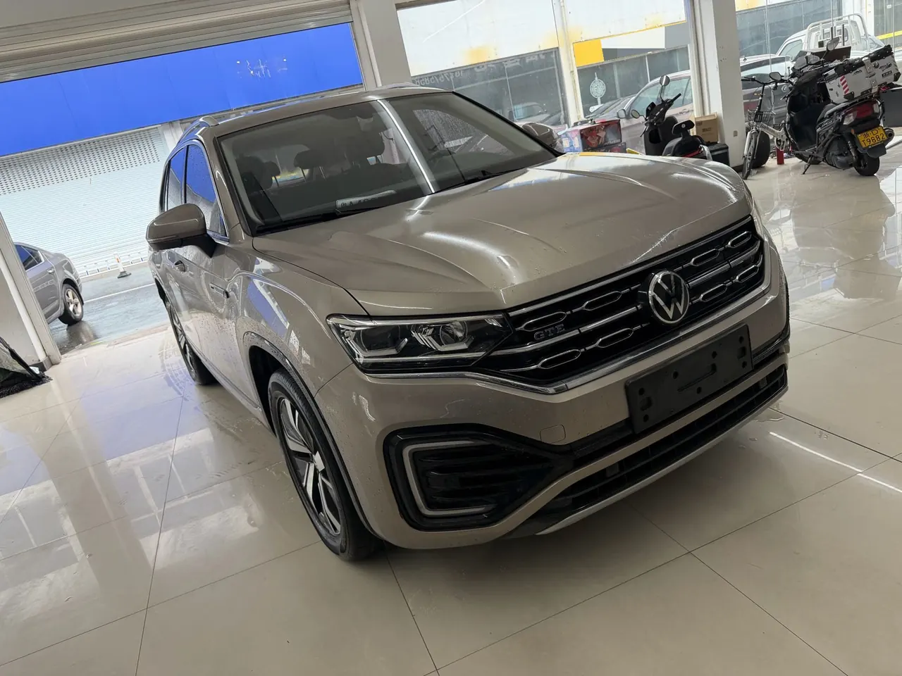 Volkswagen 2020 GTE 1.4T Honorable Automatic Gear 3