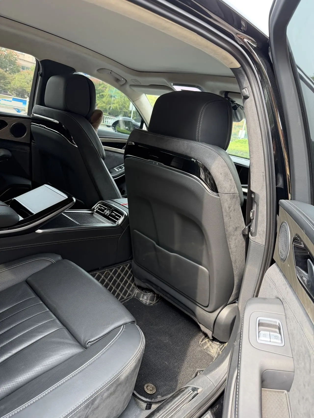 HongQi 2022 H9 3.0T Zhilian Flag Collar Four-seat Automatic Gear 13