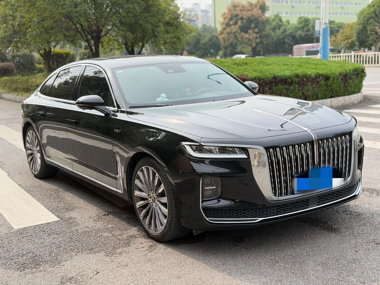 HongQi 2022 H9 3.0T Zhilian Flag Collar Four-seat Automatic Gear 3