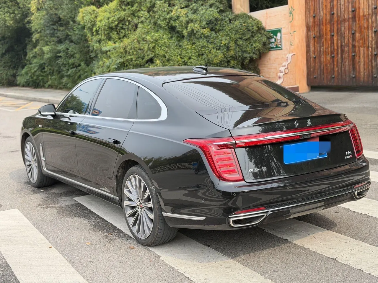 HongQi 2022 H9 3.0T Zhilian Flag Collar Four-seat Automatic Gear 6