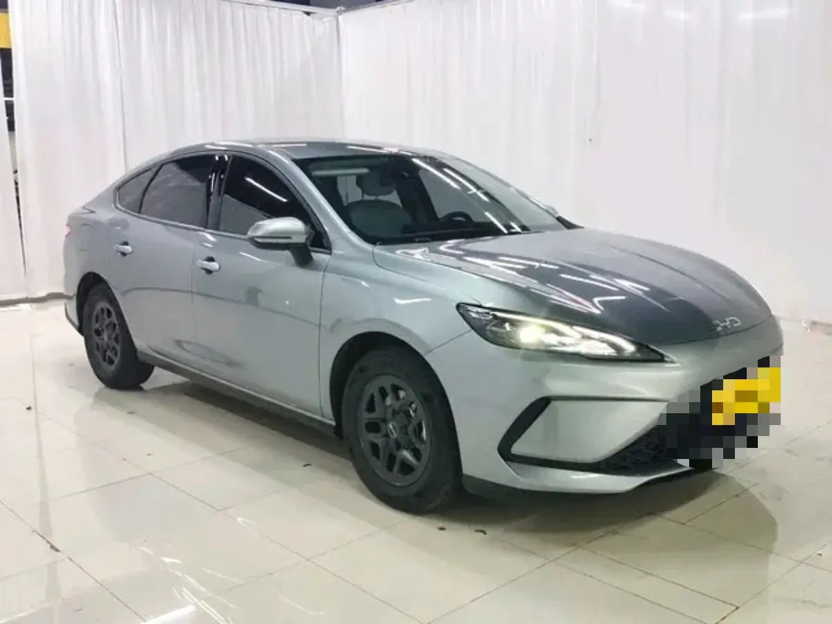 BYD 2025 seals 05 DM-i 1.5 stepless smart driving version 55KM luxury automatic gear 3