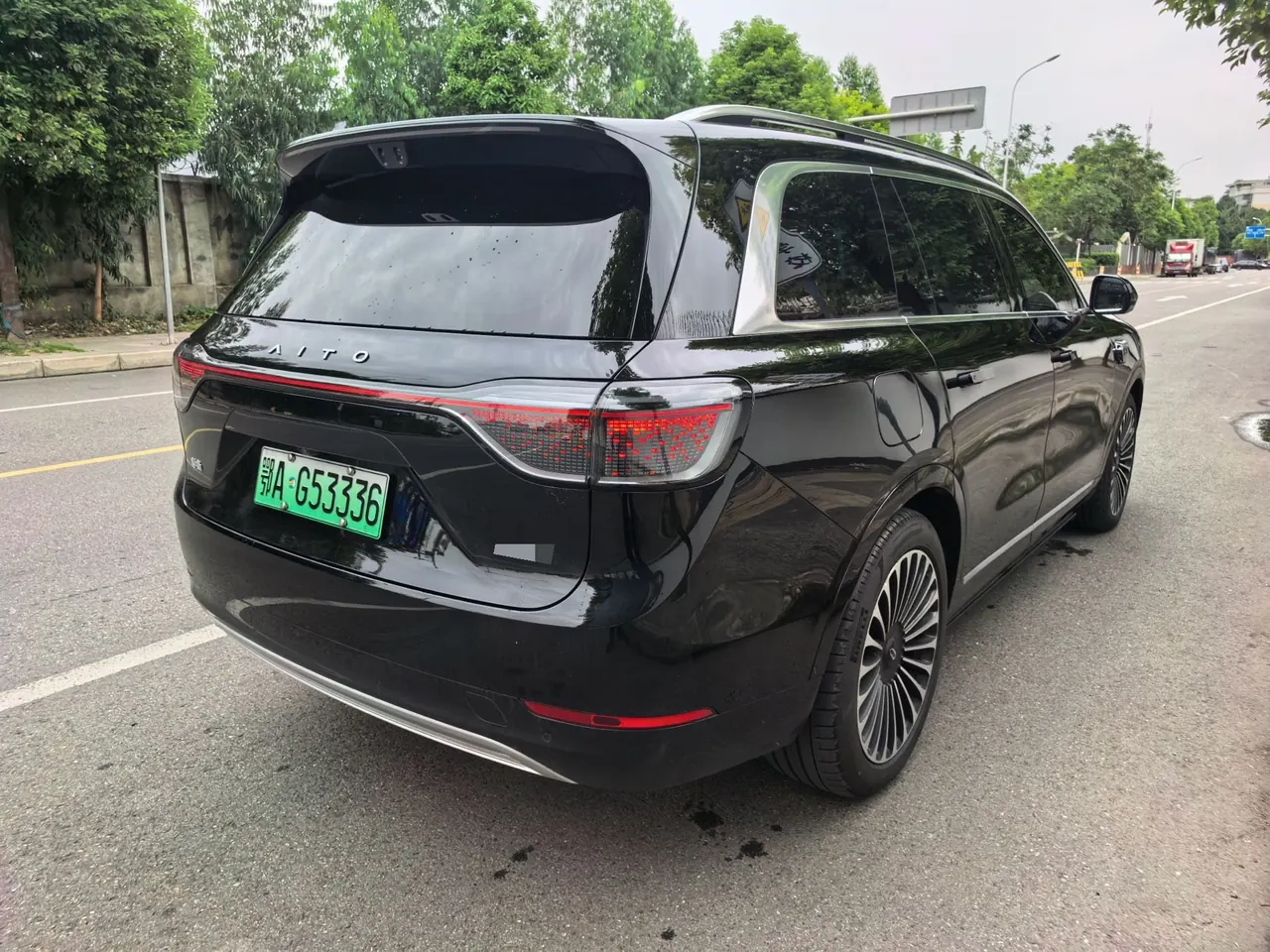 AITO 2025 AITO M9 extended range Ultra version 52kWh6 seat version automatic gear 12