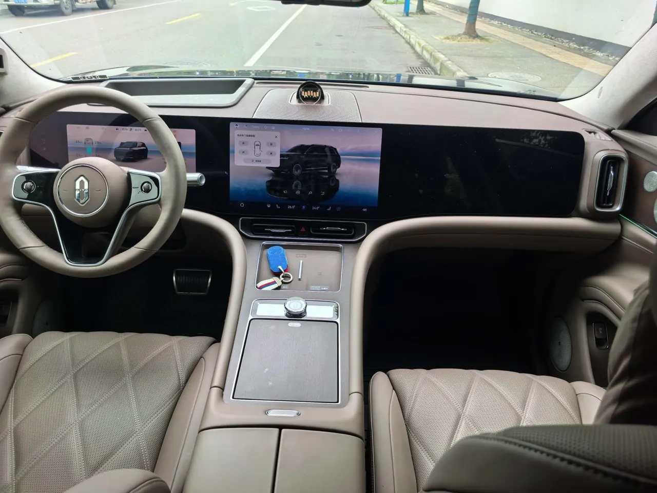 AITO 2025 AITO M9 extended range Ultra version 52kWh6 seat version automatic gear 5