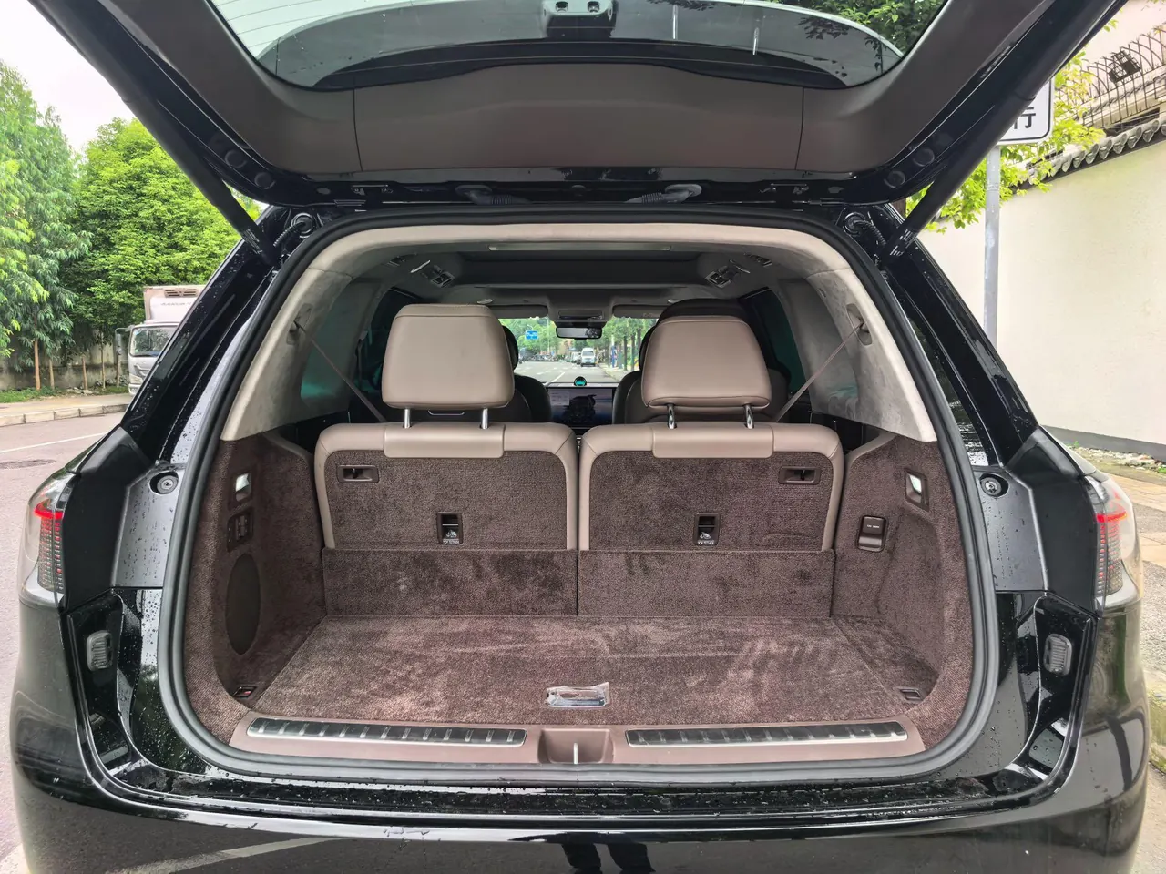 AITO 2025 AITO M9 extended range Ultra version 52kWh6 seat version automatic gear 8
