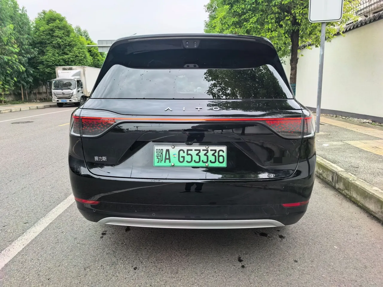 AITO 2025 AITO M9 extended range Ultra version 52kWh6 seat version automatic gear 9