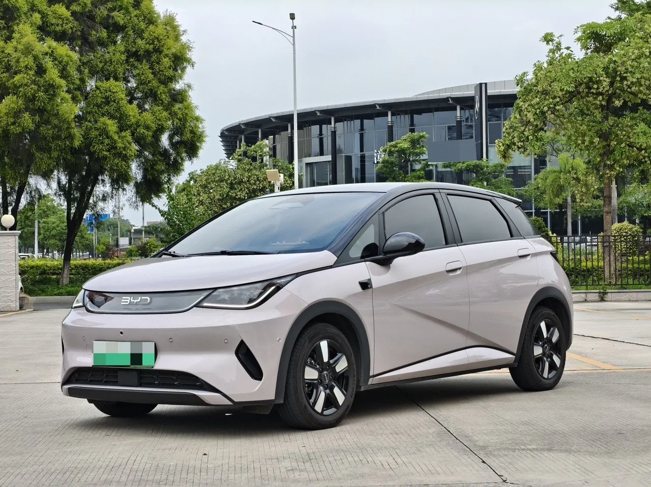 Открыть галерею: BYD 2025 Dolphin Smart Driving 410km Fashion Automatic Gear