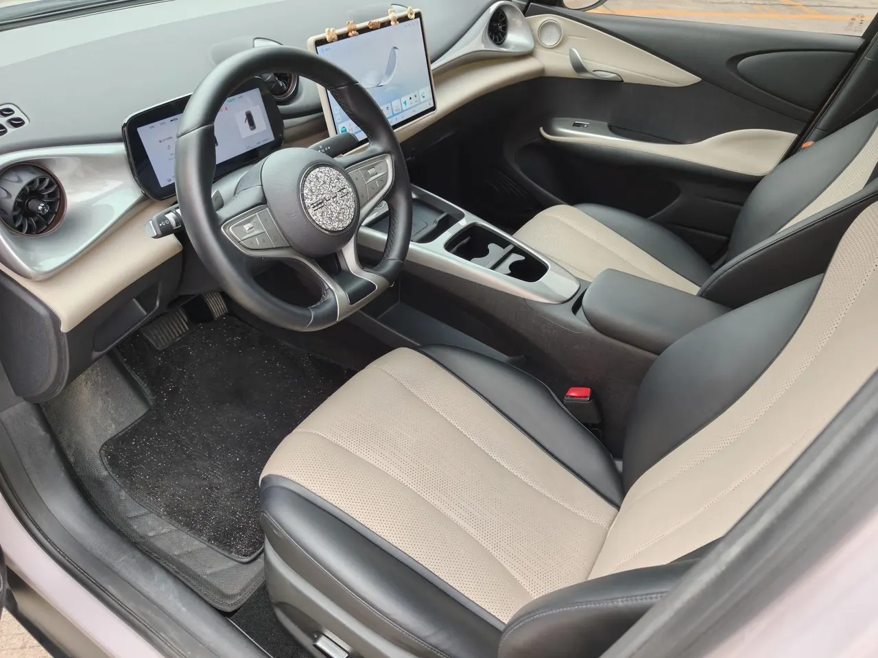 BYD 2025 Dolphin Smart Driving 410km Fashion Automatic Gear 7