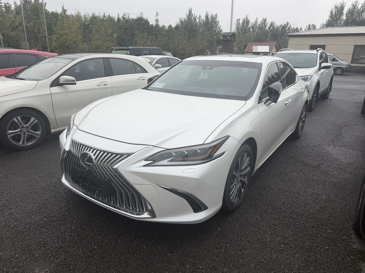Open image lightbox: Lexus ES (Imported) 2020 ES300h 2.5 Stepless Intelligence Hybrid Special Limited Edition Automatic Gear