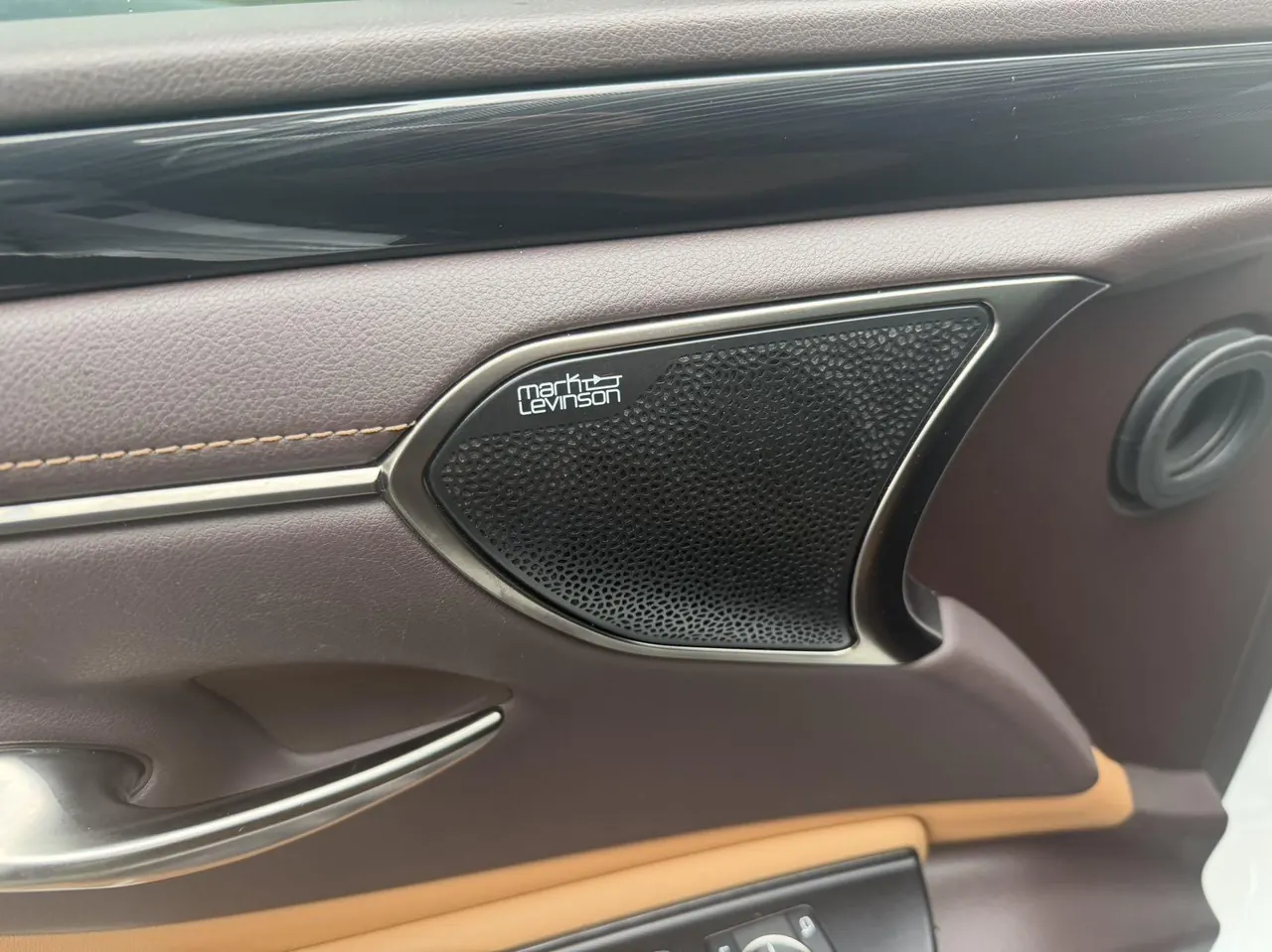 Lexus ES (Imported) 2020 ES300h 2.5 Stepless Intelligence Hybrid Special Limited Edition Automatic Gear 7
