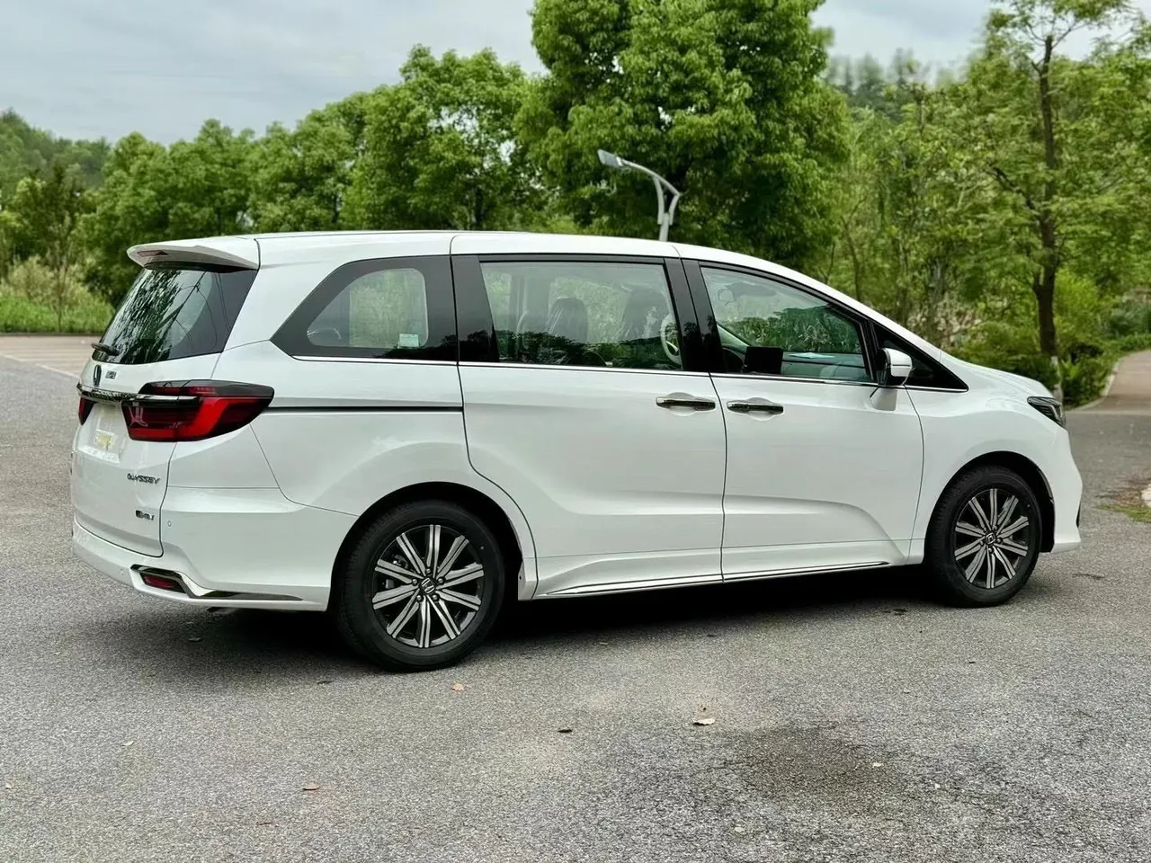 Honda 2022 Odyssey Hybrid 2.0 Stepless Sharp and Pleasant Edition Automatic Gear 5