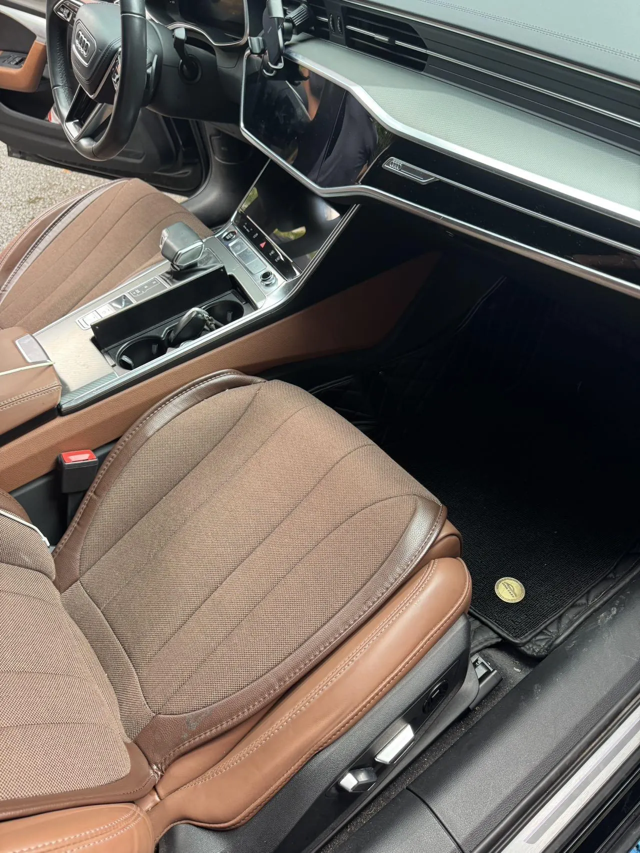 Audi 2022 A6L 2.0TFSI 40TFSI Deluxe Dynamic Automatic 8