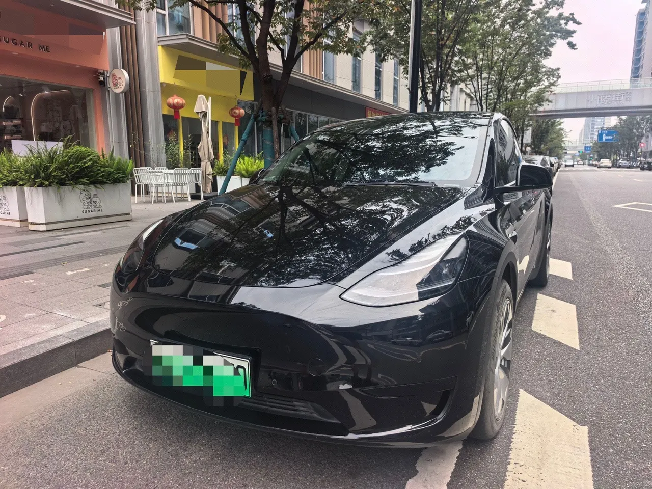 Open image lightbox: Tesla 2022 Model Y rear-wheel drive version automatic transmission