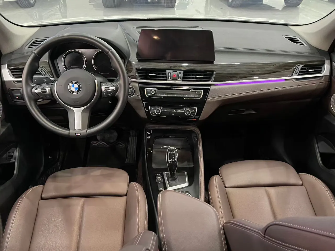 BMW 2022 X1 xDrive25Li 2.0T exclusive automatic gear 3